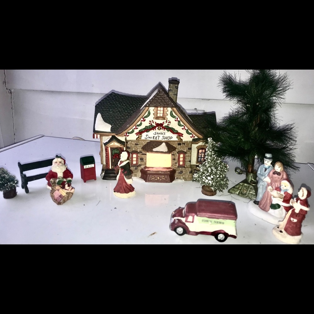 Lighted Santa’s Sweet Shop and accessories